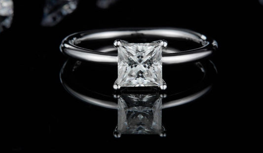 Princess Cut 1ct VVS1 White G-H Fire Moissanite Ring